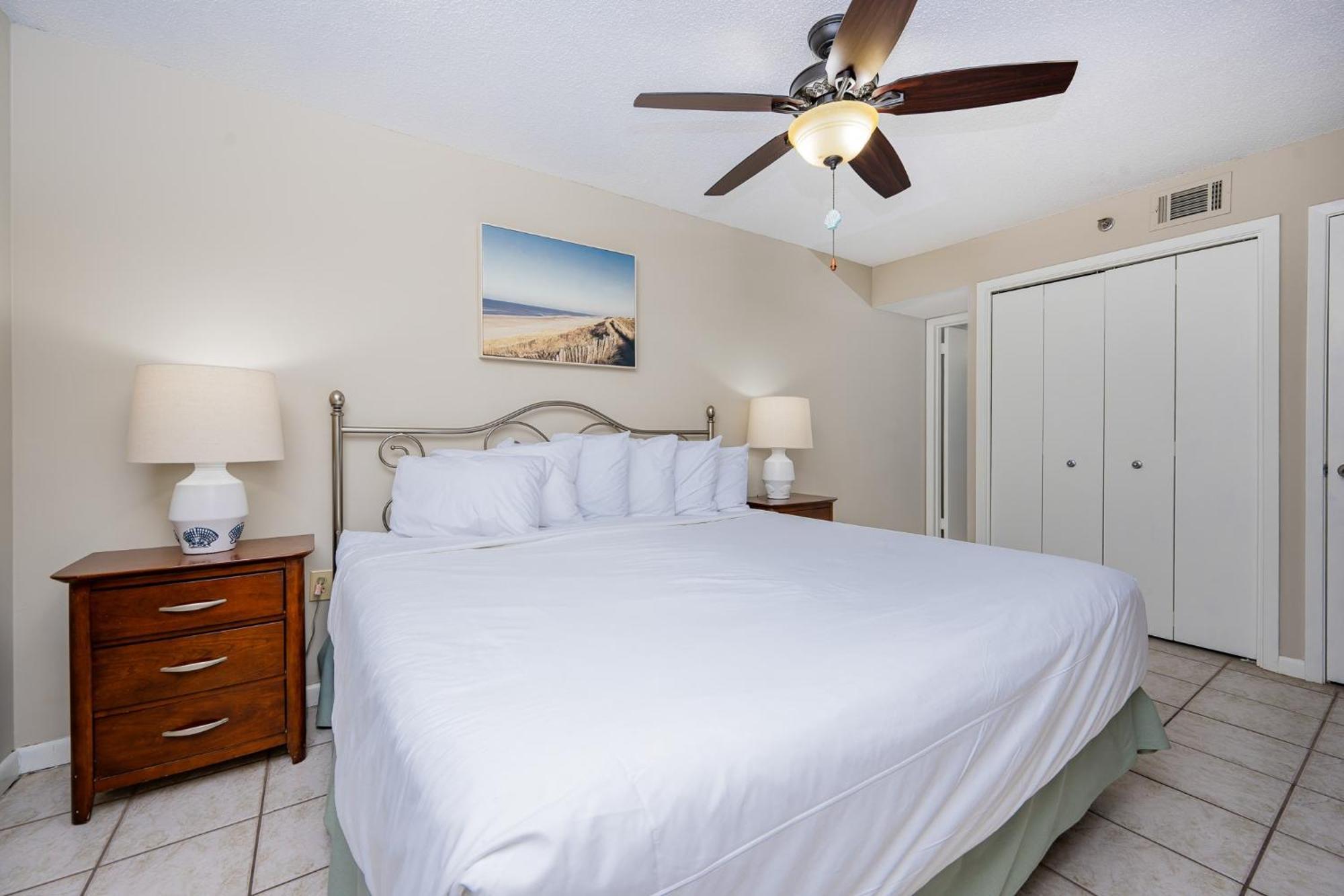 Apartment Phoenix Iii By Brett Robinson Vacations